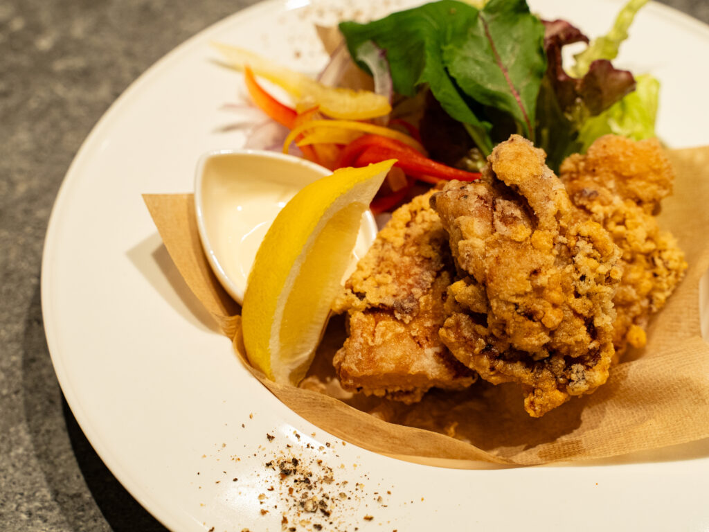 鶏もも肉のからあげ
