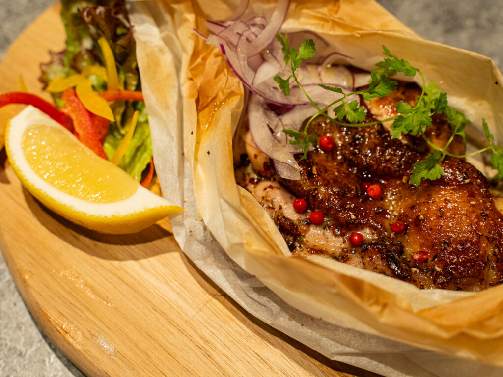 スパイシーグリルチキン